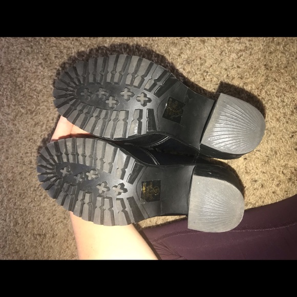 Tillys shoes size 8 - Picture 3 of 5